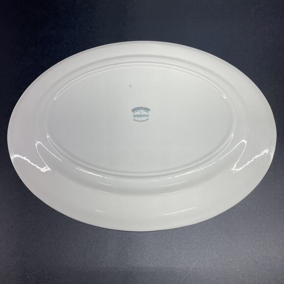 Johnson Bros. Victorian Christmas Tree 12" x 9 1/4" Oval Serving Platter Plate - Picture 3 of 6